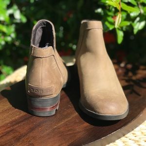 Sorel 🍂🍁leather booties size 6